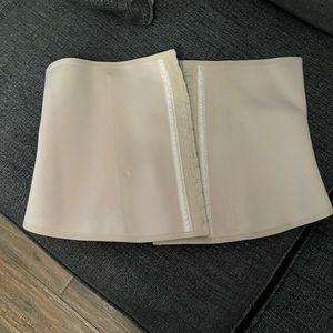 Used once great condition size 4xl latex faja colombiana